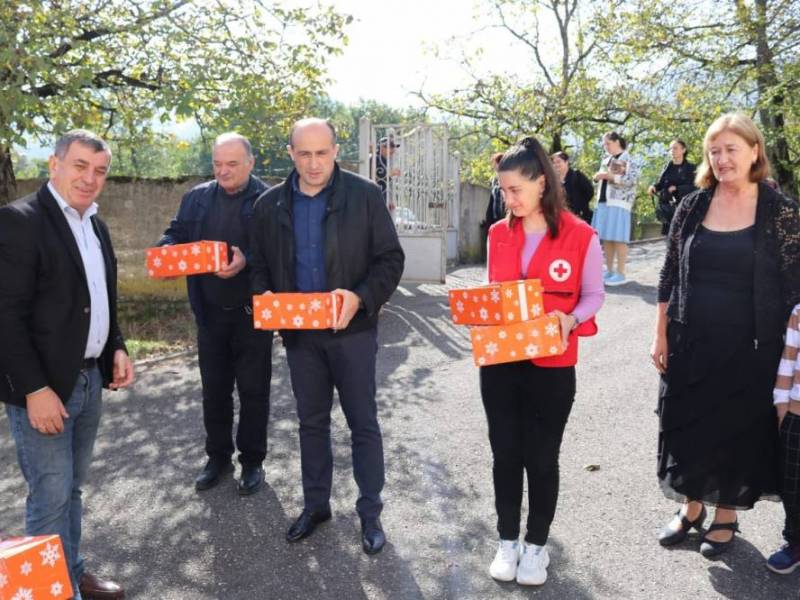 ცაგერის მუნიციპალიტეტის მერიის მხარდაჭერით ,,წითელი ჯვრის'' მიერ შემოტანილი...